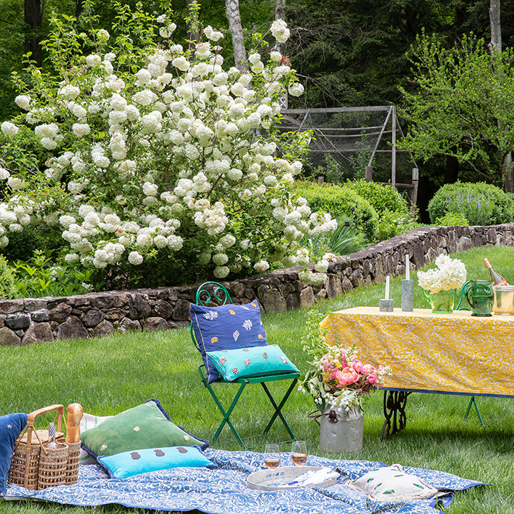 Entertaining outdoors with Joanna's garden inspired tabletop collection