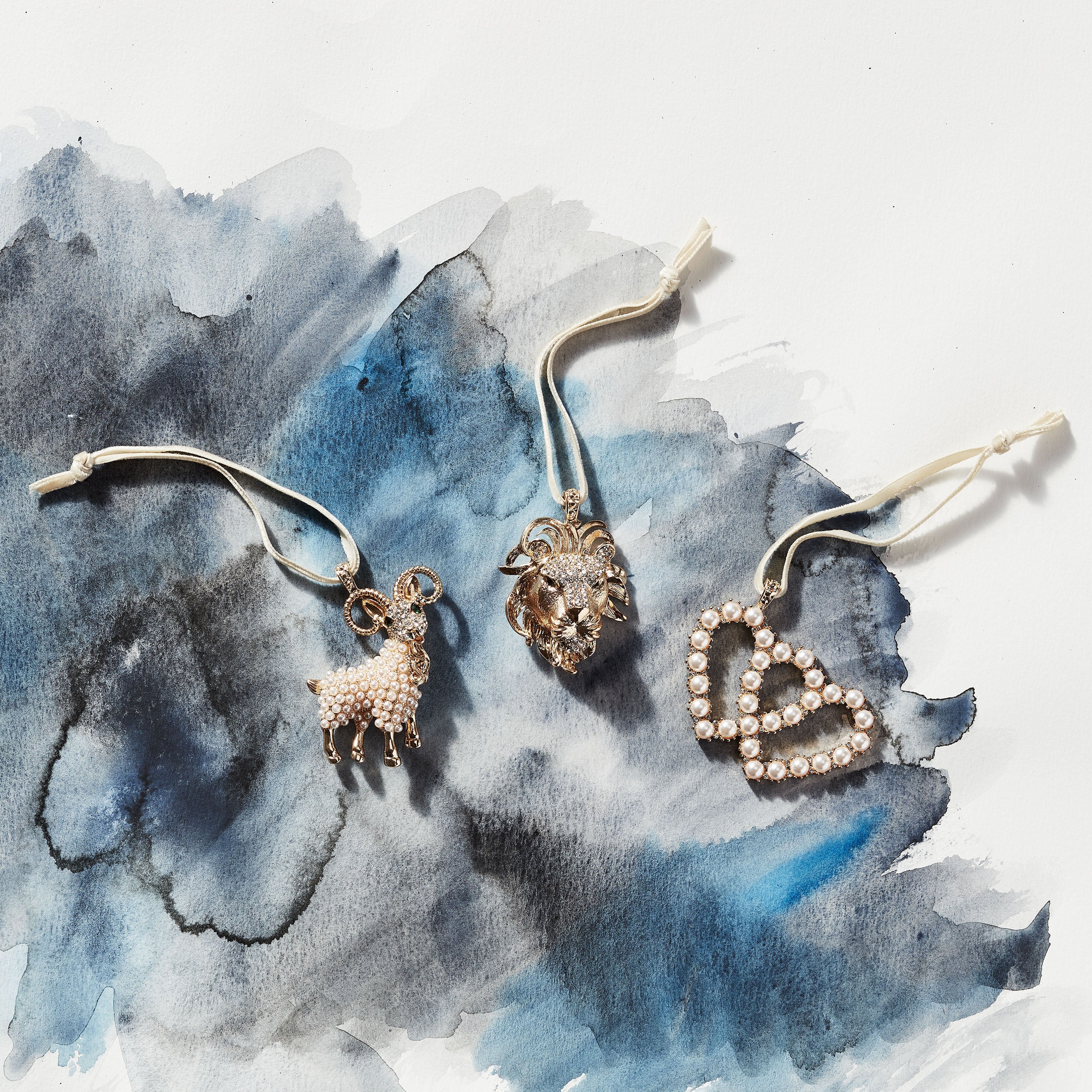 Leo hanging ornament