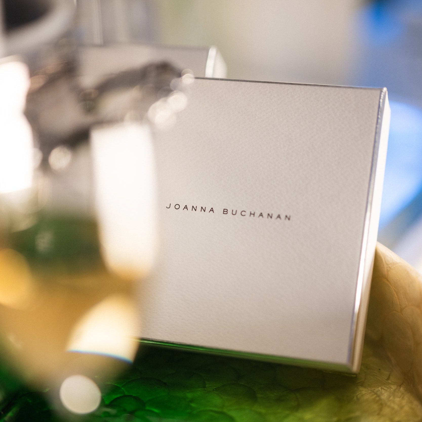 Single gem wine stopper, red