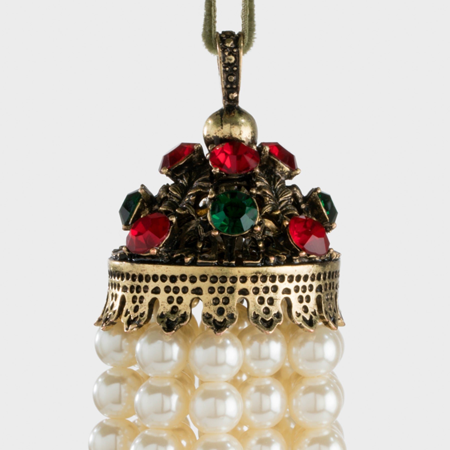 Hanging pearl tassel, cream