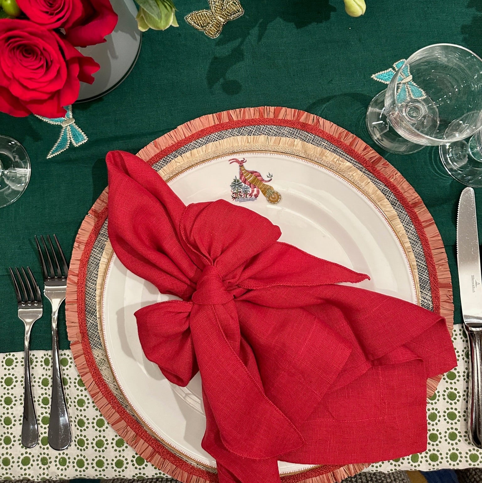 Ruffle edge straw placemat, red, set of four