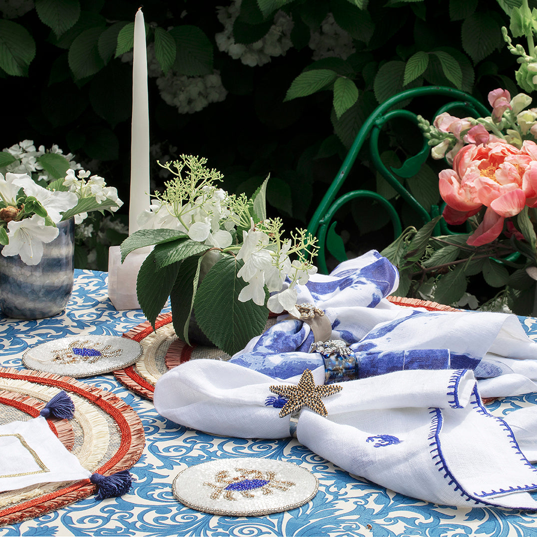 Ruffle edge straw coasters, red