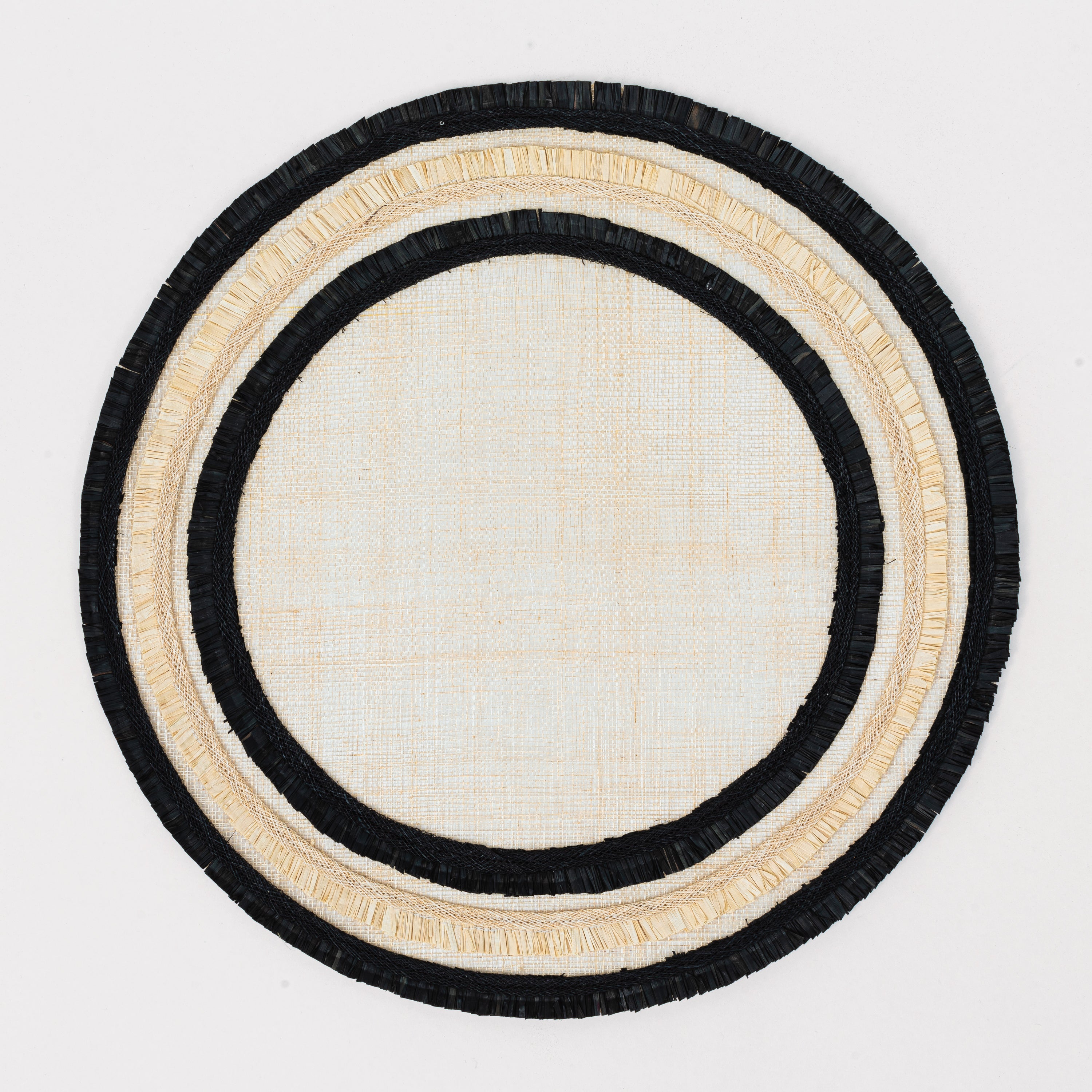 Ruffle edge straw placemat, black, set of four