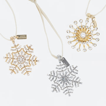 Snowflake hanging ornaments