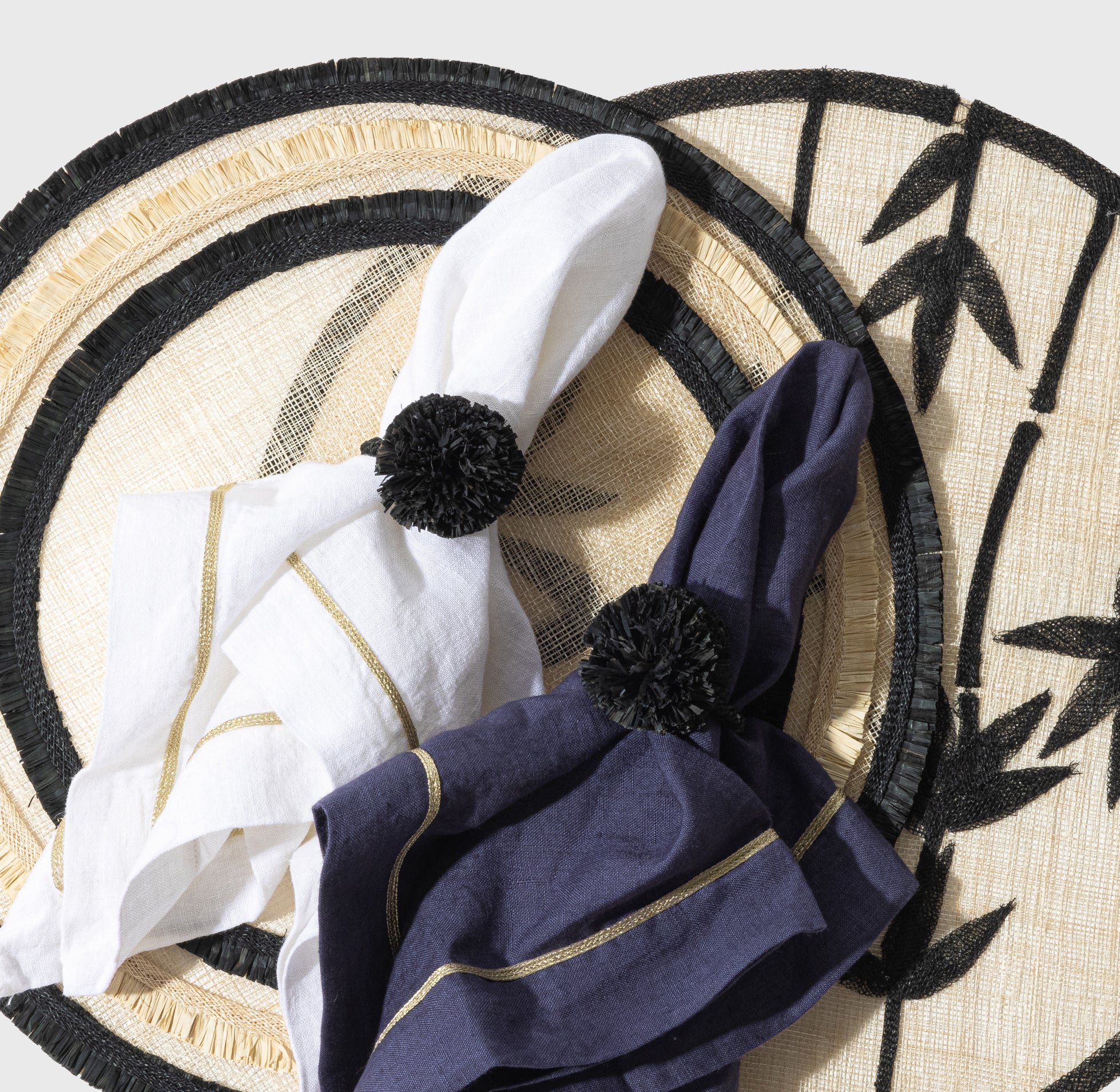 Straw pompom napkin rings, black, set of four