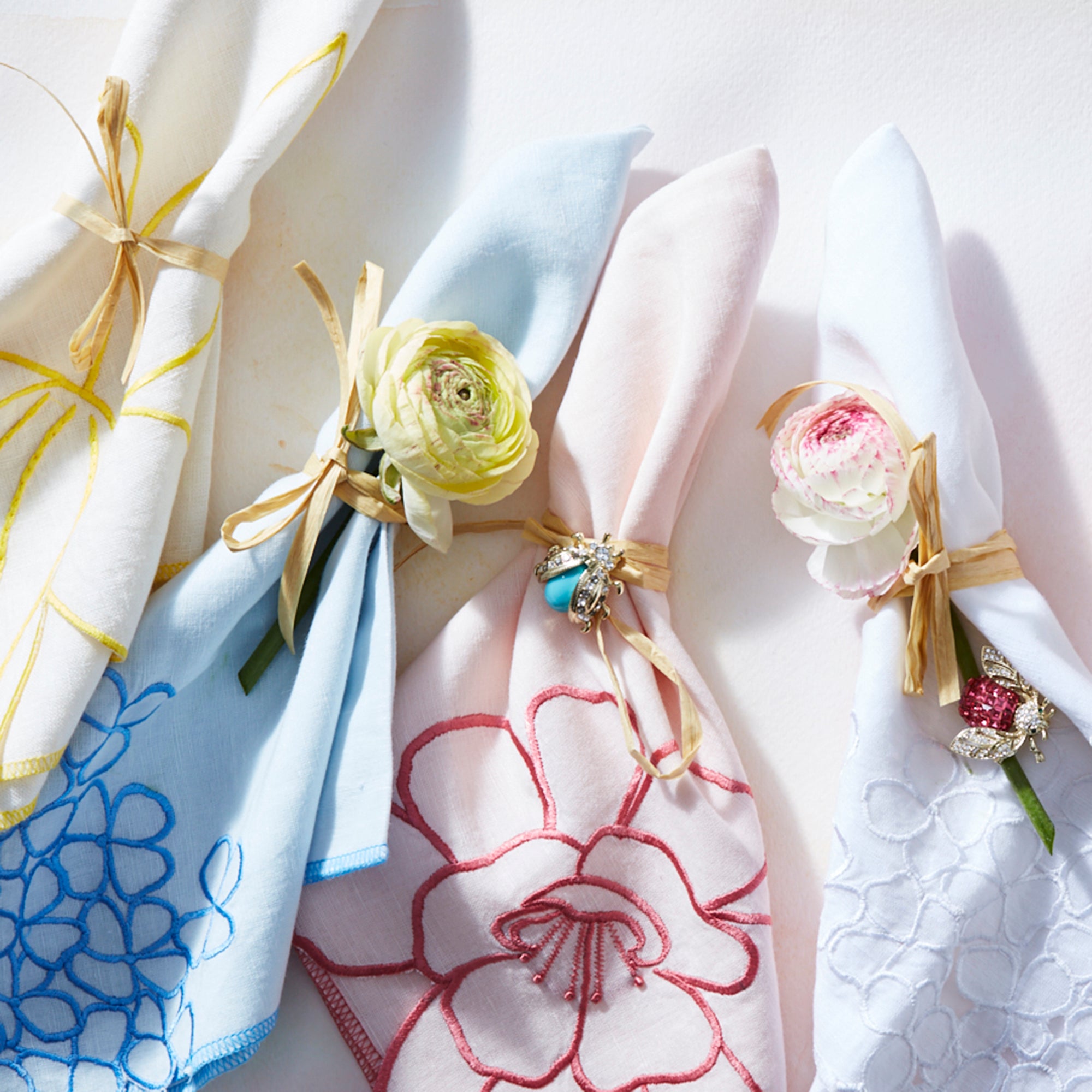 Hydrangea dinner napkins, white, set of two